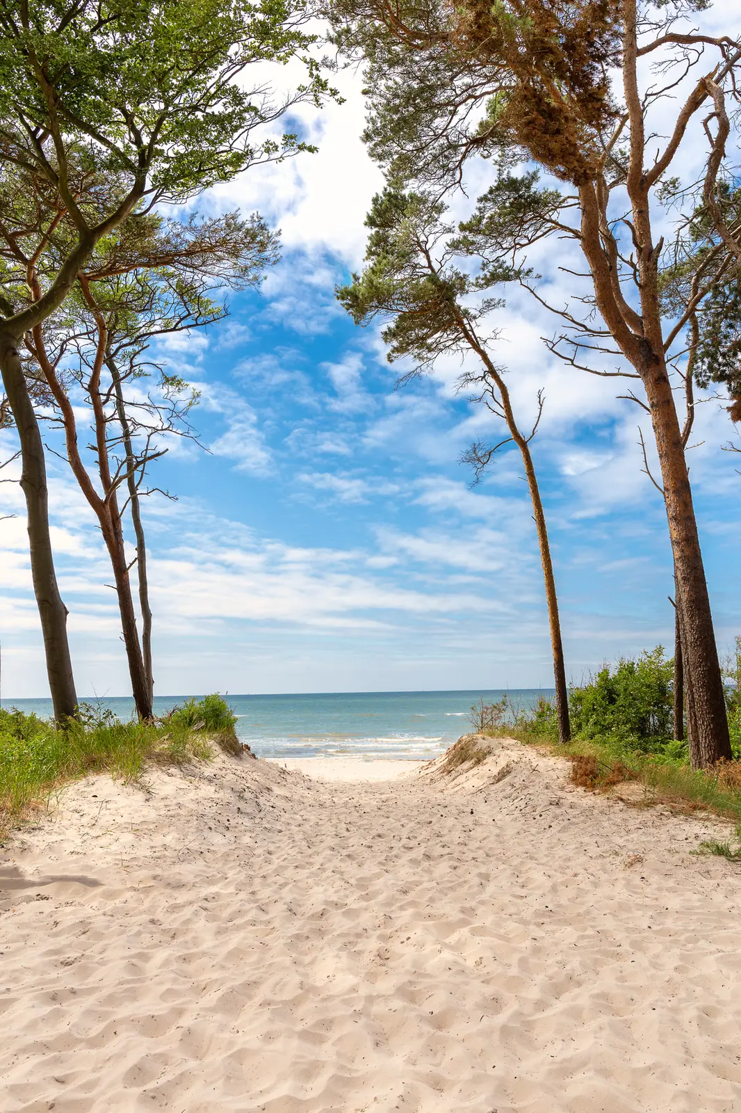 Ostseestrand von Baabe mit Blick Richtung Sellin