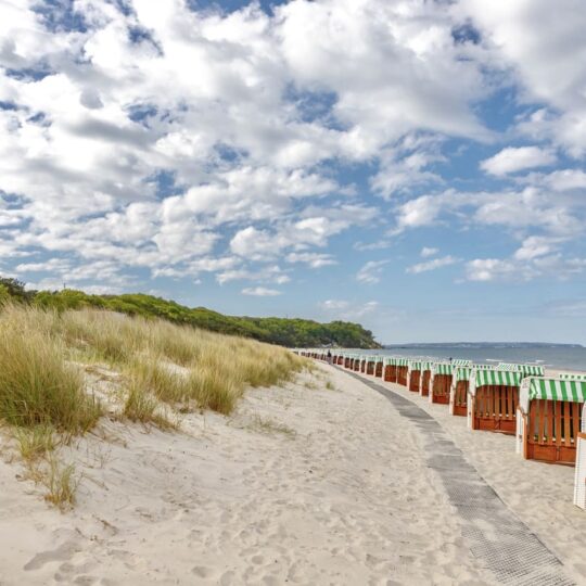 Ferienwohnung Helene im Ostseebad Baabe auf der Insel Rügen an der Ostsee nahe Binz - Blick auf den feinen Sand Strand